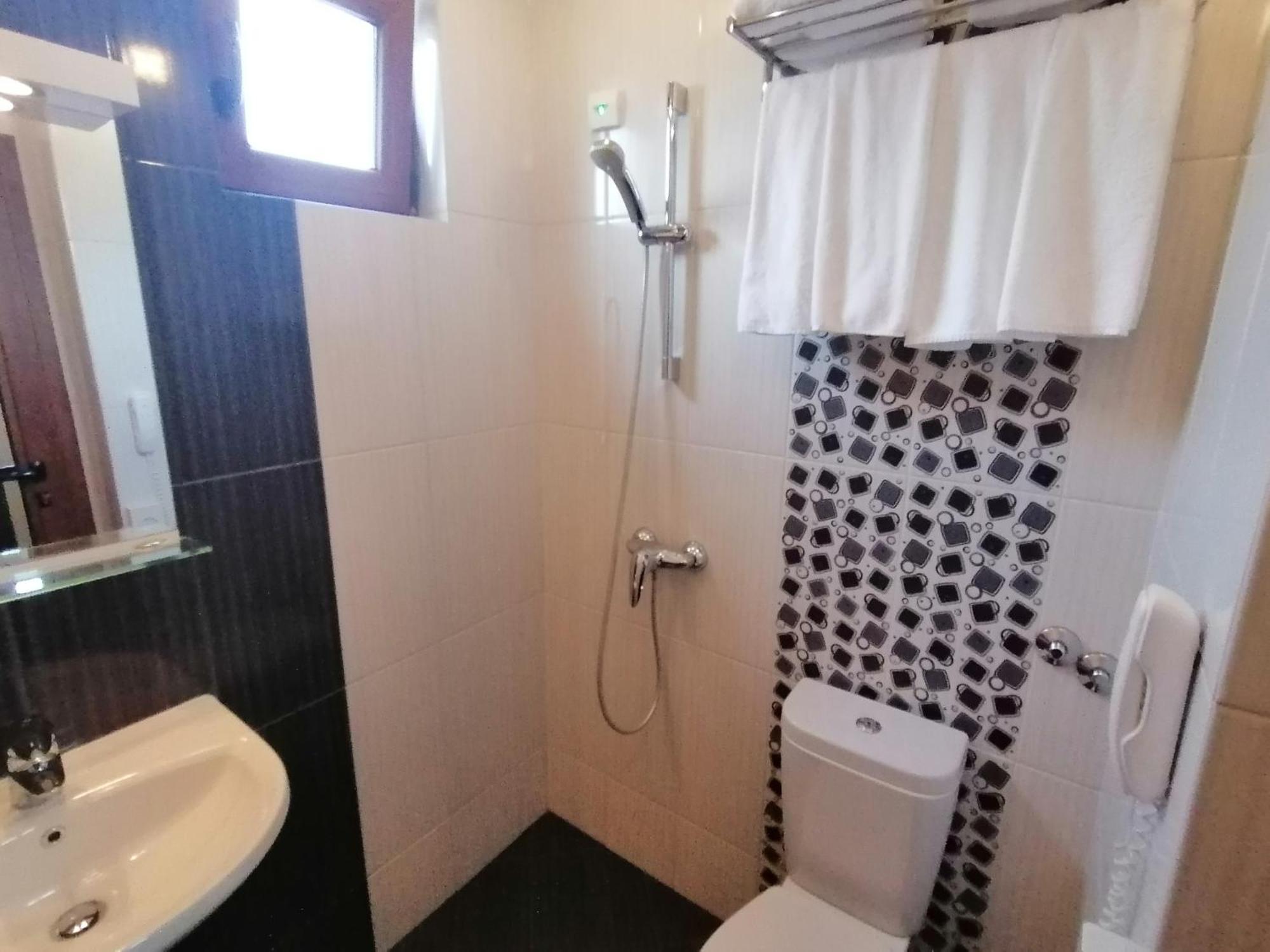 אובזור Hotel Aristokrat מראה חיצוני תמונה