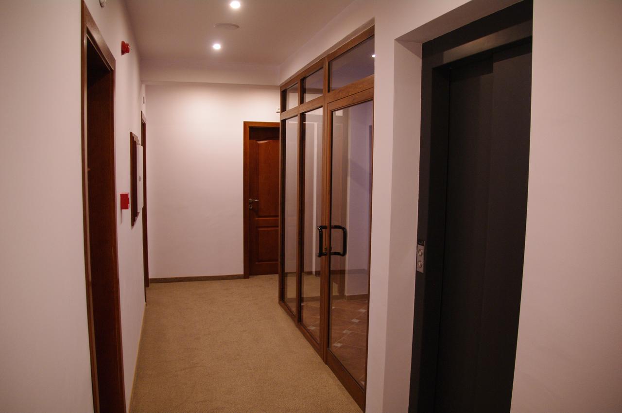 אובזור Hotel Aristokrat מראה חיצוני תמונה
