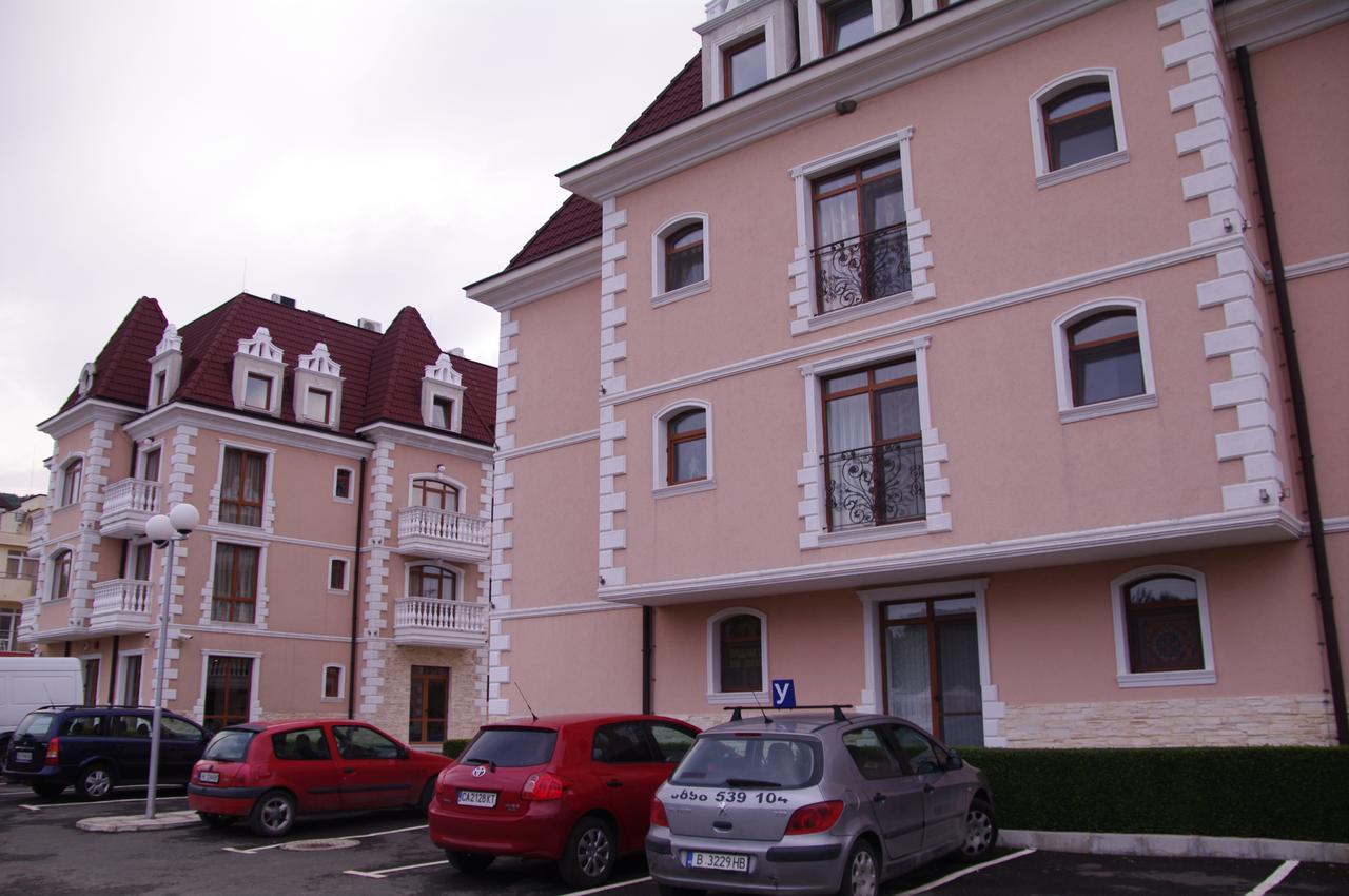 אובזור Hotel Aristokrat מראה חיצוני תמונה