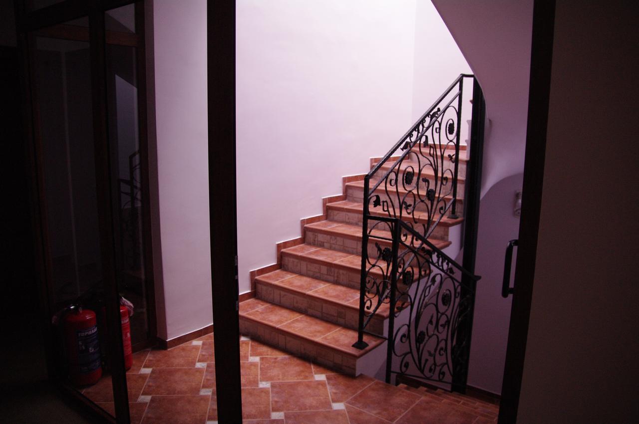 אובזור Hotel Aristokrat מראה חיצוני תמונה