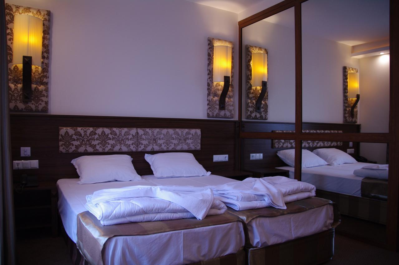 אובזור Hotel Aristokrat מראה חיצוני תמונה