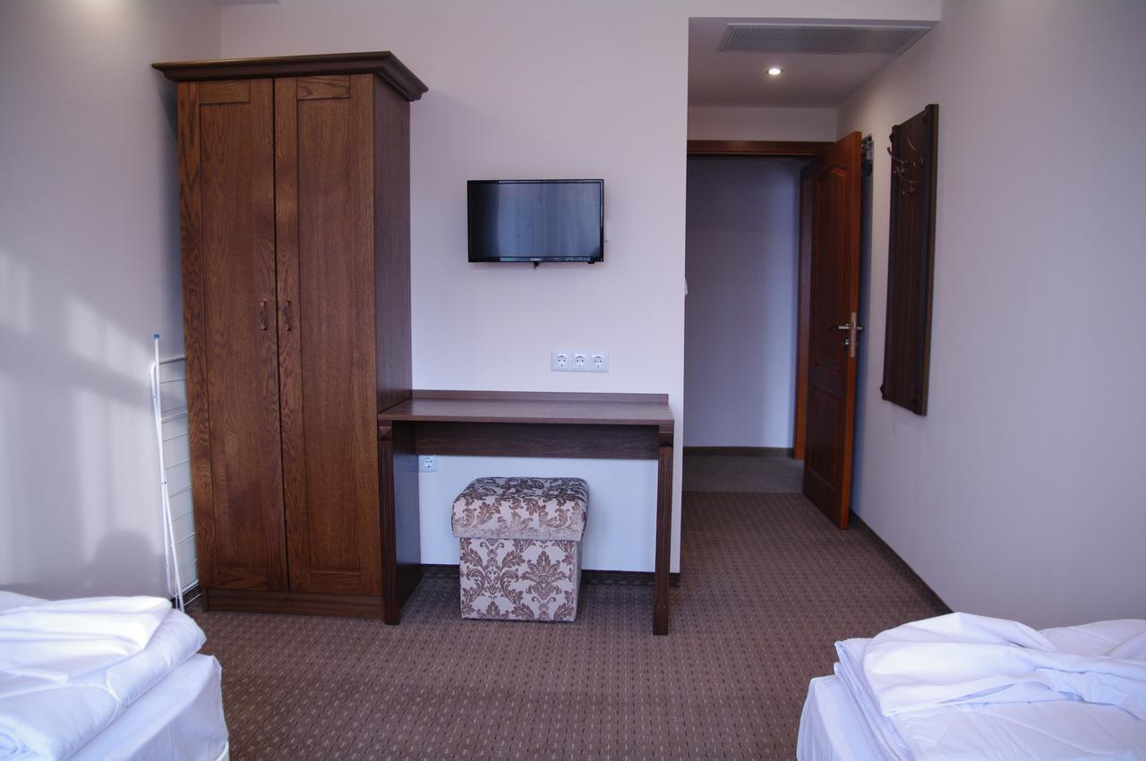 אובזור Hotel Aristokrat מראה חיצוני תמונה